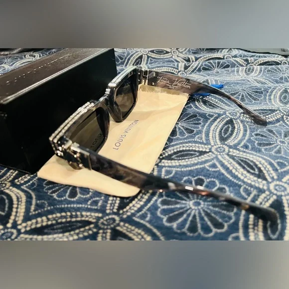 Louis Vuitton 1.1 Millionaires Sunglasses - Picture 4 of 7